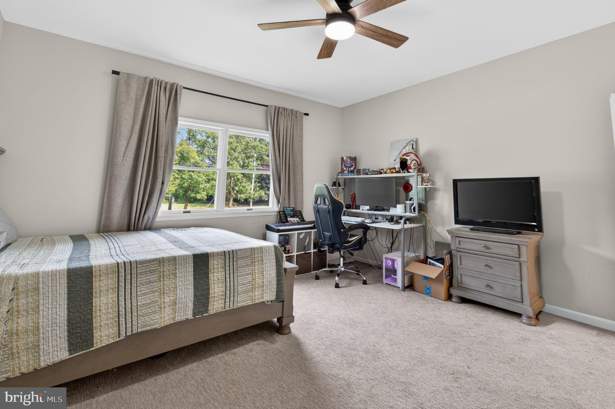 836 Hardingville Road Monroeville, NJ 08343 - Photo 35 of 58 Bright and inviting bedroom retreat.