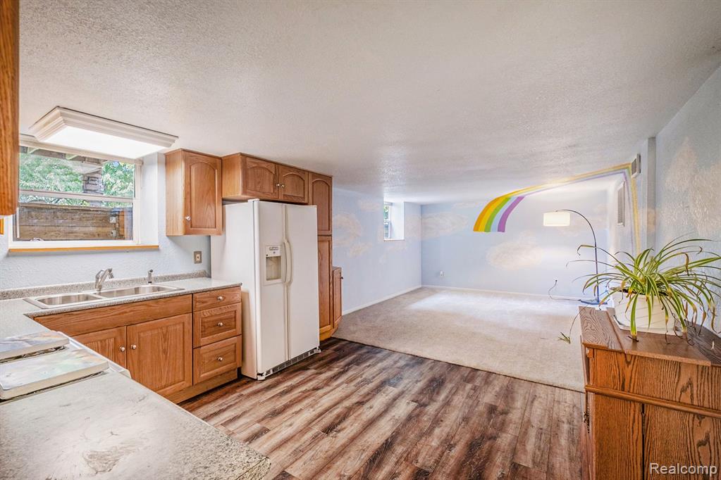 4486 Lapeer Road Burton, MI 48509 - Photo 19 of 31 Gallery Image 19