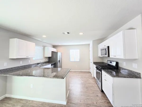 $2,150 | 10302 Legacy Hill, San Antonio, TX 78240