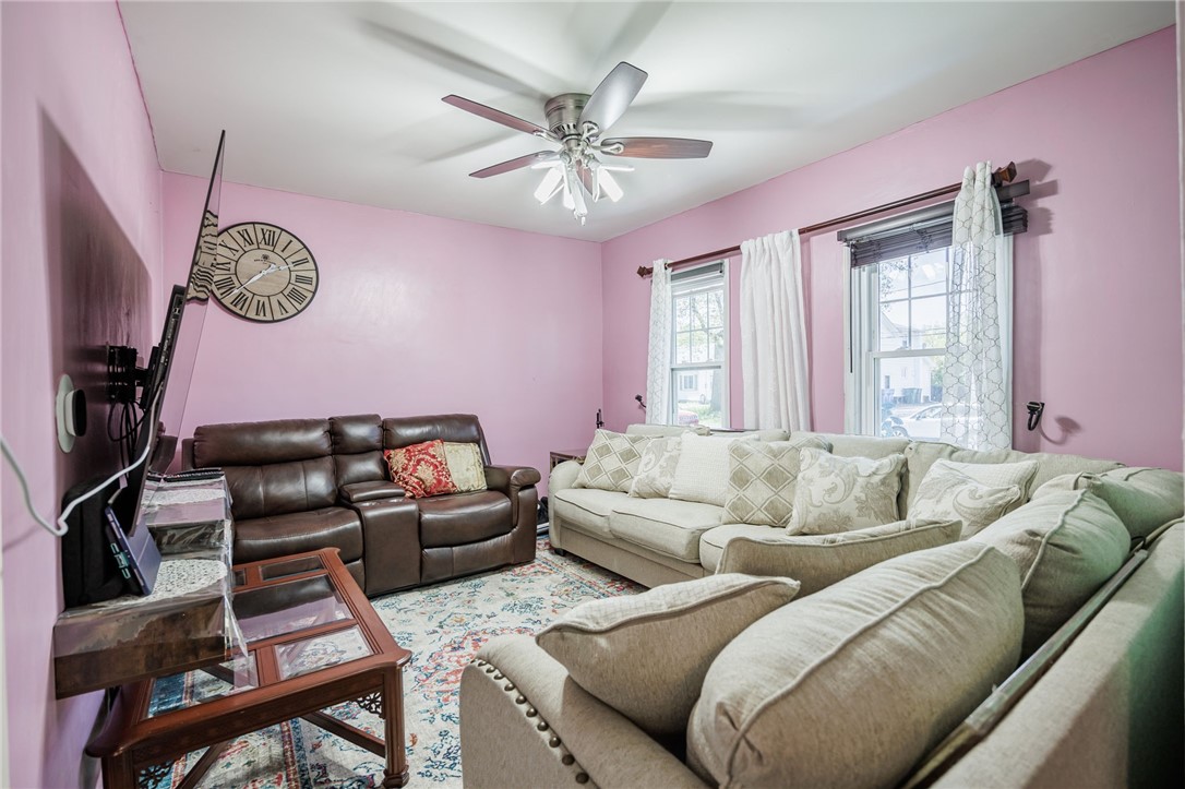 52 Clayton Street Rochester, NY 14612 - Photo 11 of 32 Living Room