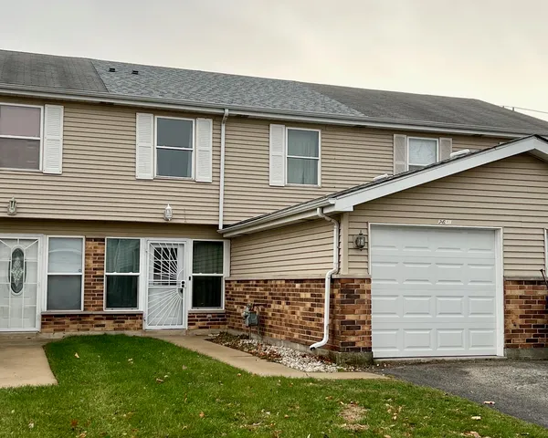 $2,000 | 2611 East Martha Place, Burnham, IL 60633