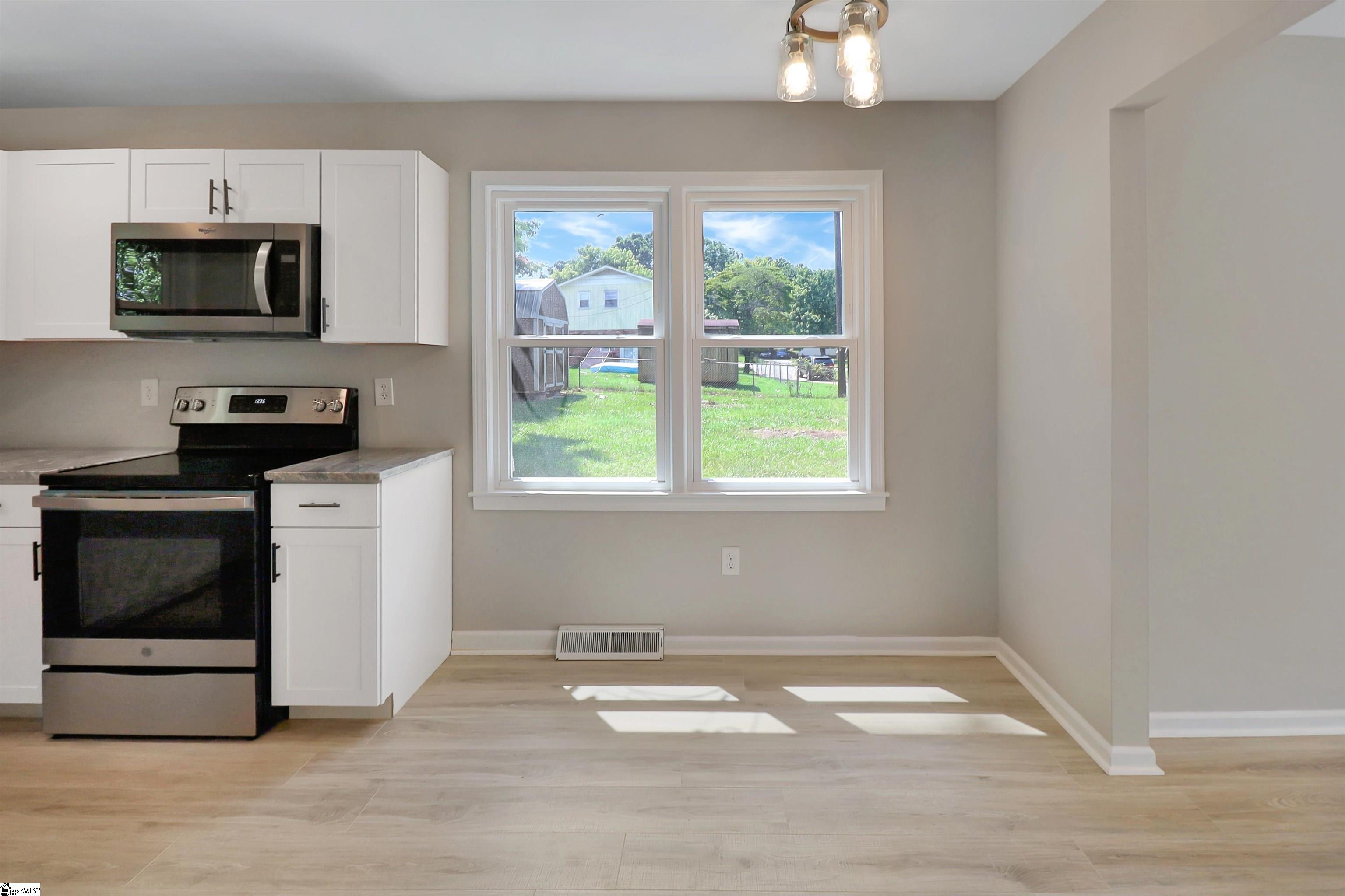 303 Sharon Lane Easley, SC 29640 - Photo 11 of 28