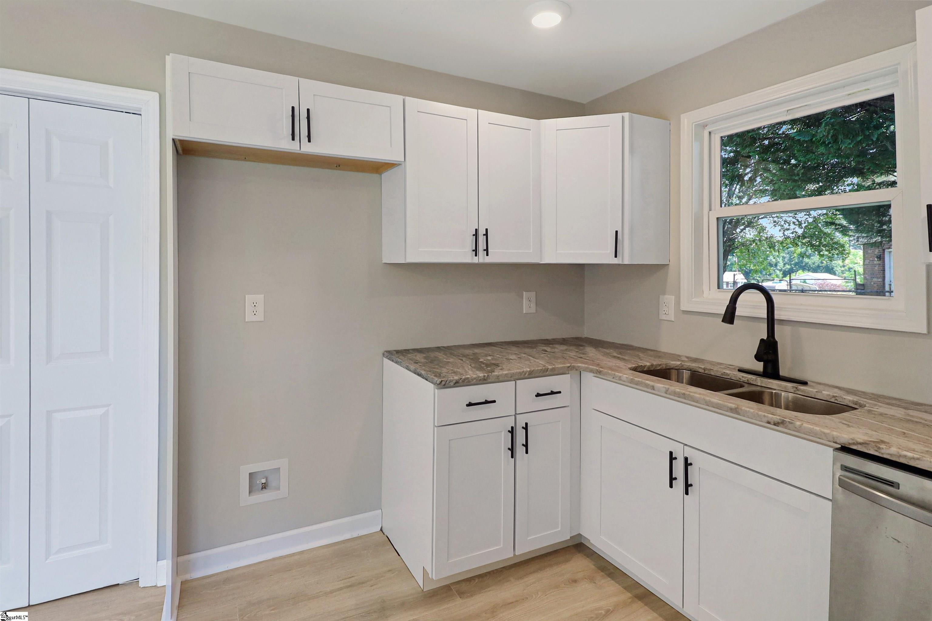 303 Sharon Lane Easley, SC 29640 - Photo 10 of 28