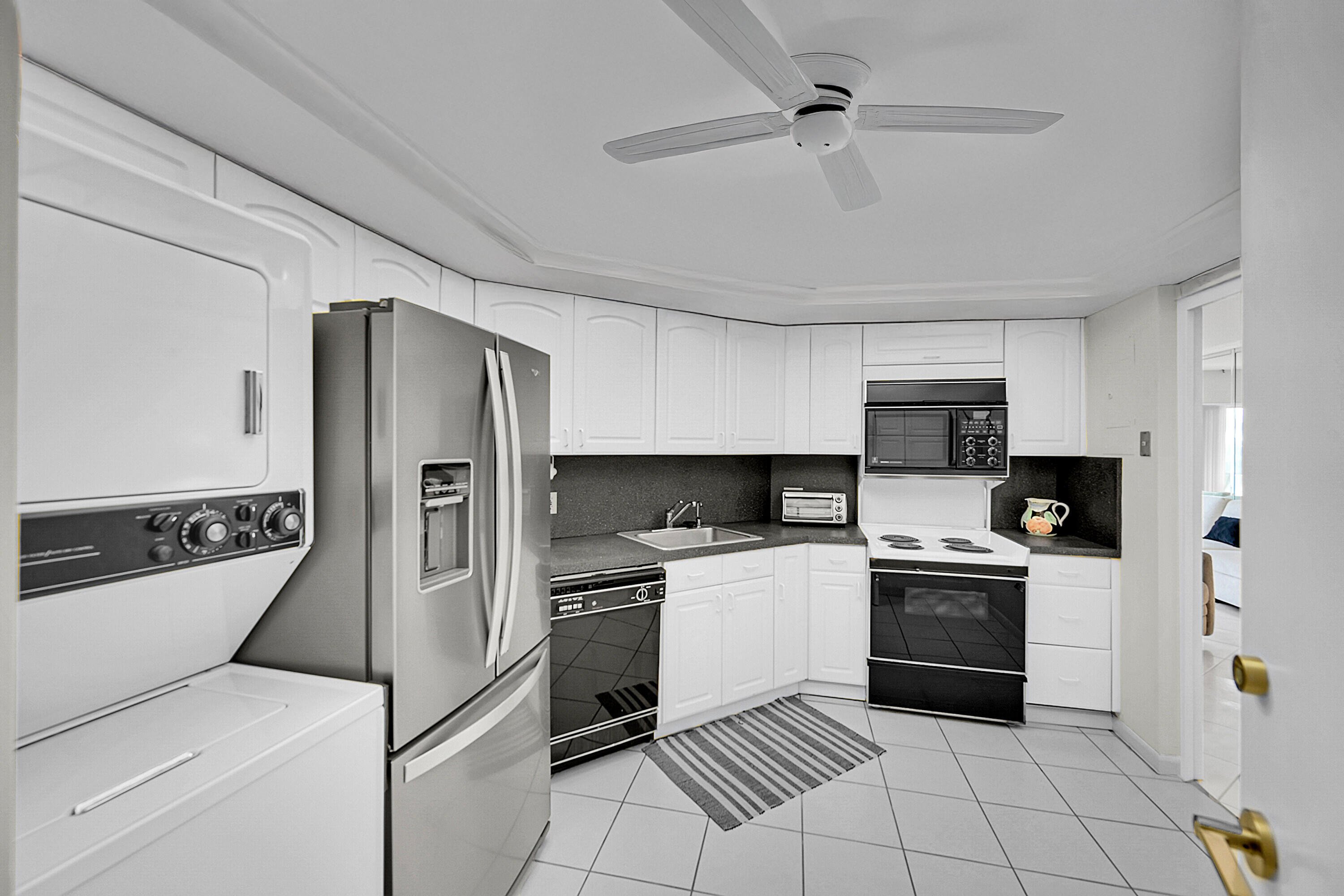 701 East Camino Real, Unit 4B Boca Raton, FL 33432 - Photo 16 of 35 In Unit Laundry