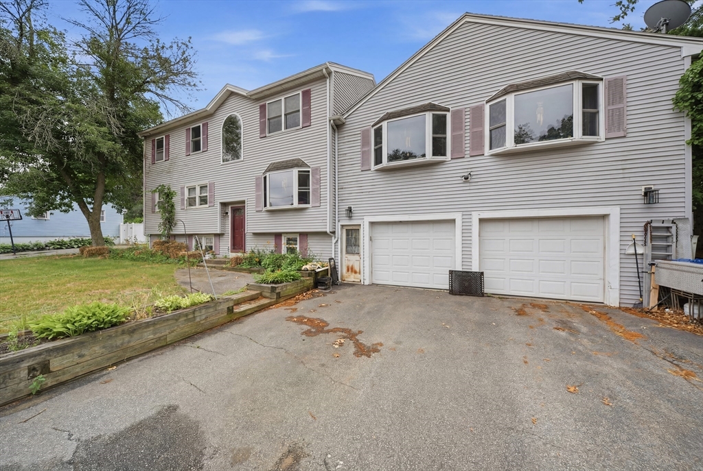 12 Harjean Road Billerica, MA 01821 - Photo 2 of 27