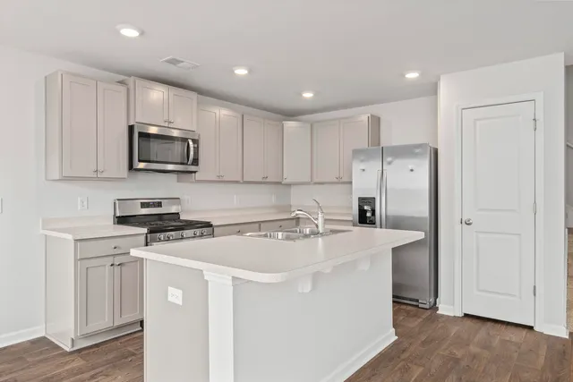 $293,900 | 143 Spencer Circle, Summerville, SC 29485