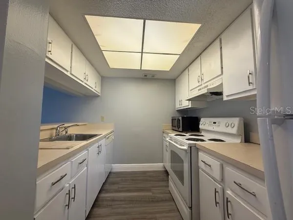 $1,750 | 1656 Sunny Brook Lane, Unit L102, Palm Bay, FL 32905