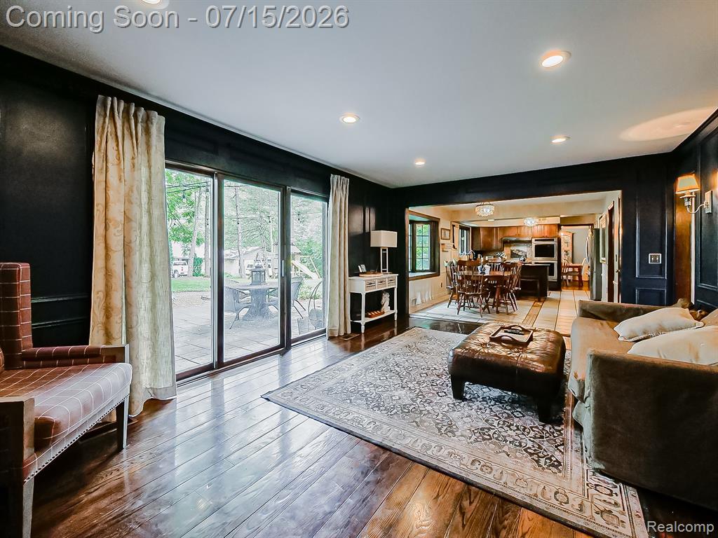 6730 Meadowlake Road Bloomfield Hills, MI 48301 - Photo 11 of 72