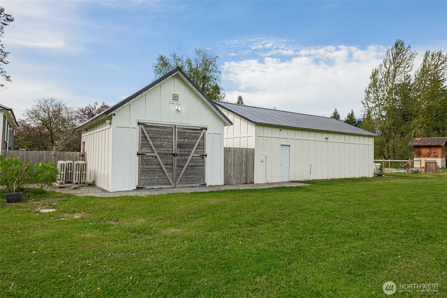 307 Maple Street Hamilton, WA 98255 - Photo 3 of 40