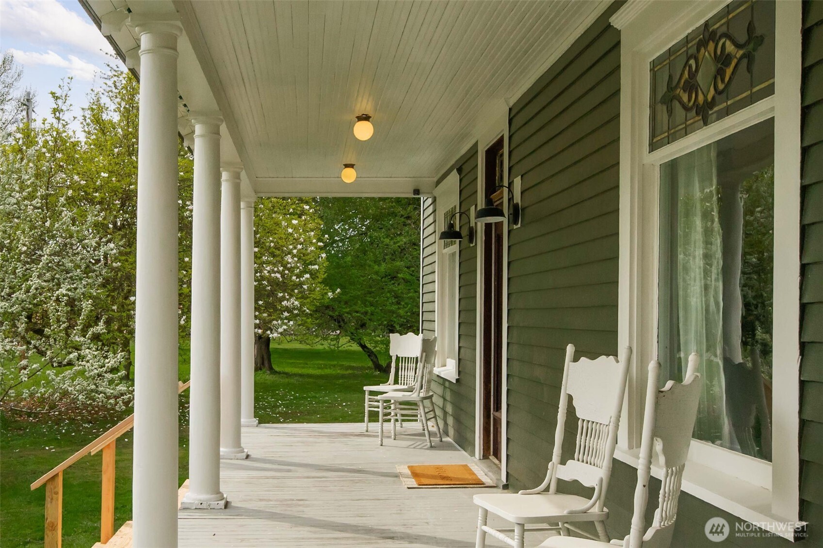 307 Maple Street Hamilton, WA 98255 - Photo 4 of 40