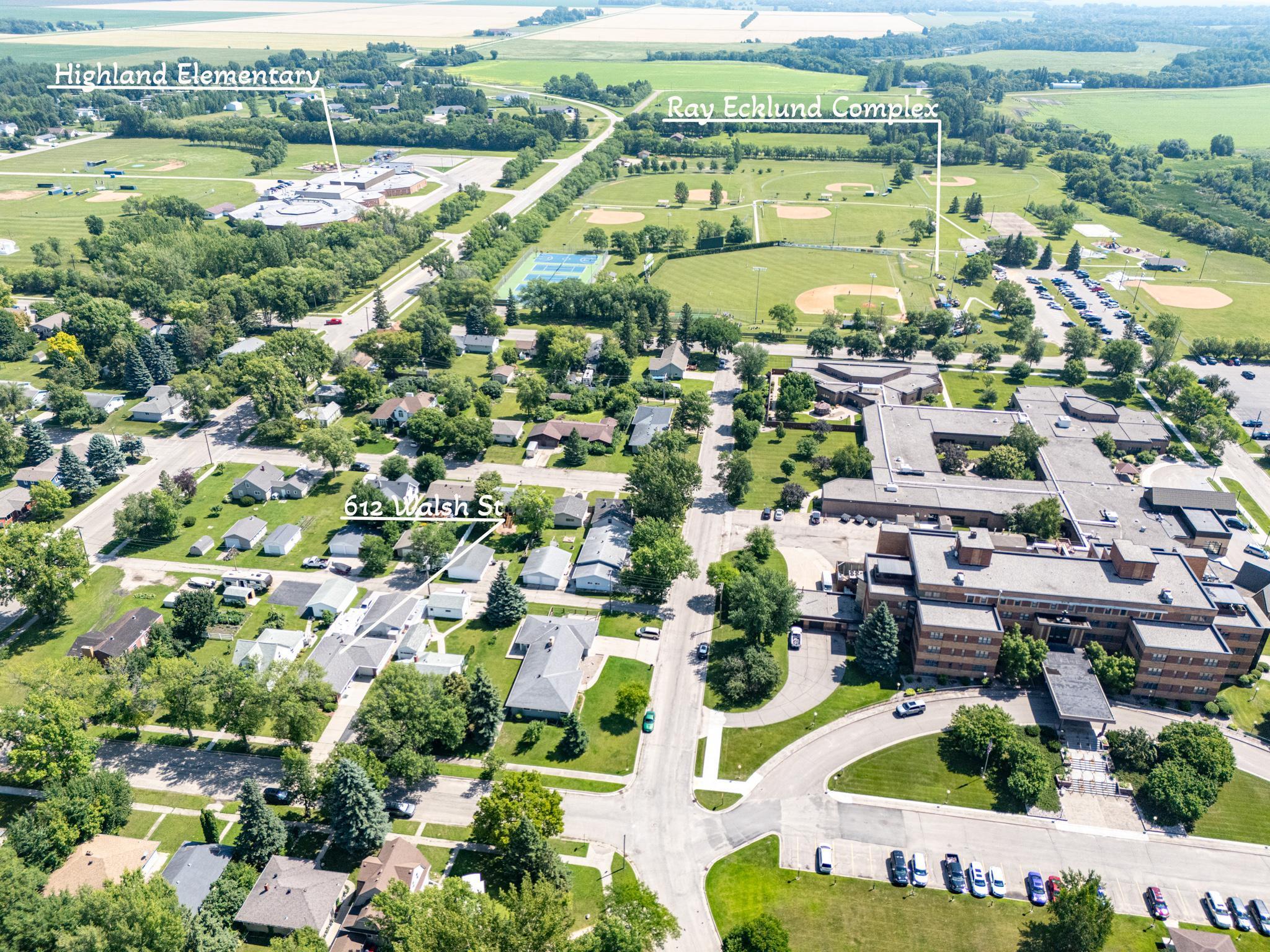 612 Walsh Street Crookston, MN 56716 - Photo 35 of 42