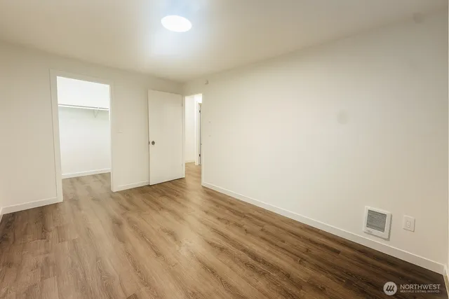 $2,200 | 11211 Northeast 68th Street, Unit 3, Kirkland, WA 98033