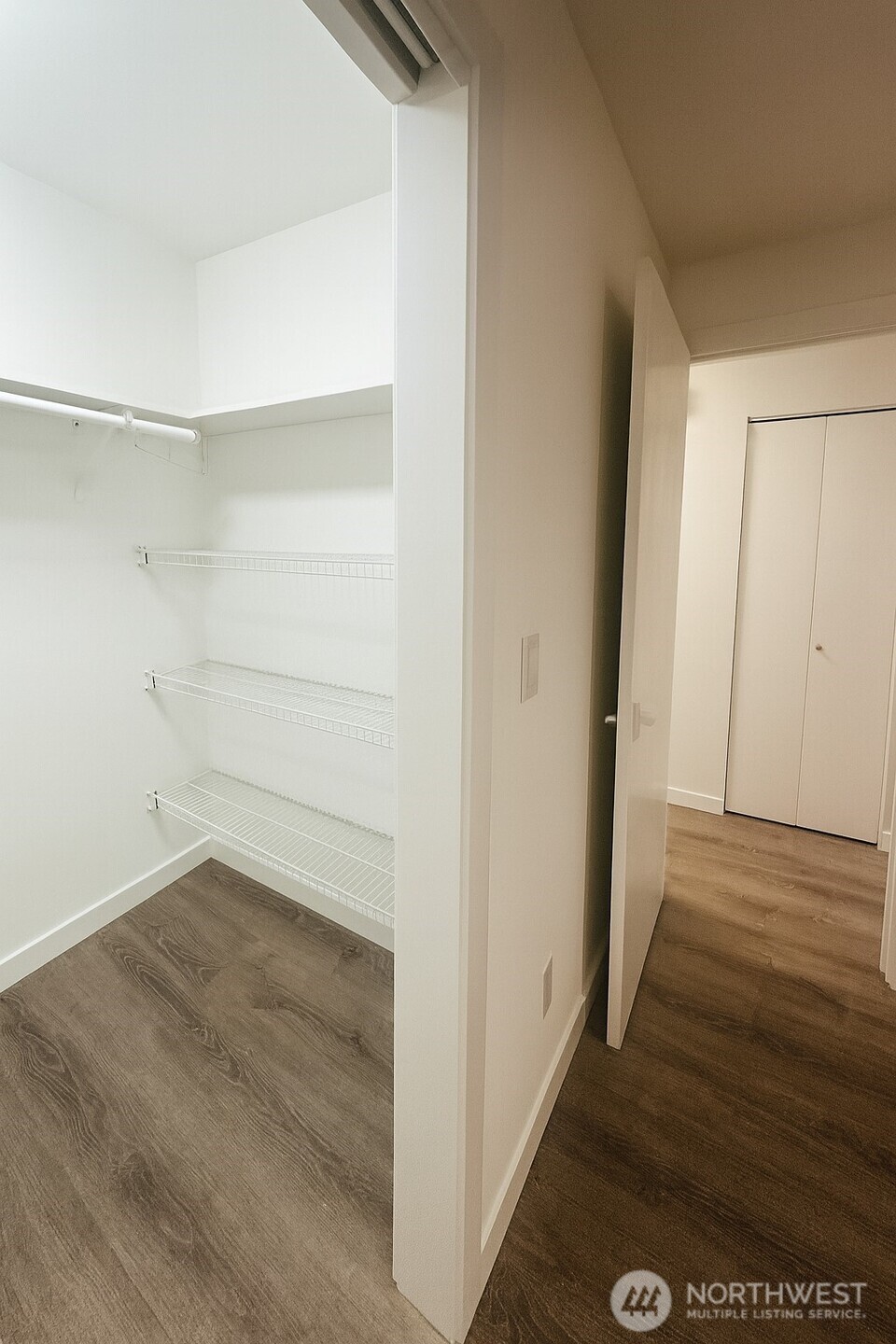 11211 Northeast 68th Street, Unit 3 Kirkland, WA 98033 - Photo 13 of 21 a view of small space