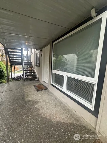 $2,200 | 11211 Northeast 68th Street, Unit 3, Kirkland, WA 98033
