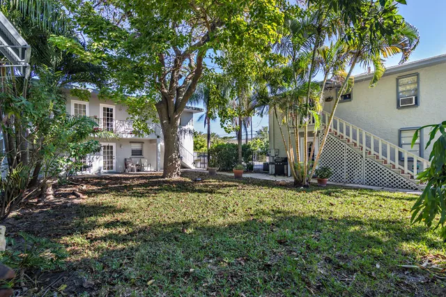 $2,250 | 4205 North Flagler Drive, Unit 2, West Palm Beach, FL 33407