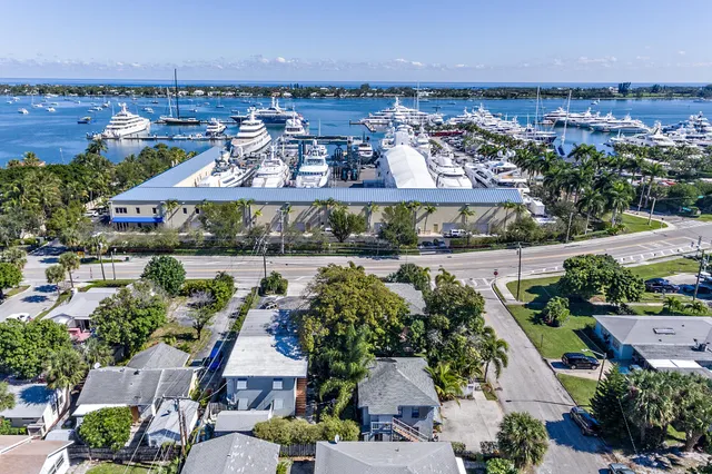 $2,250 | 4205 North Flagler Drive, Unit 2, West Palm Beach, FL 33407