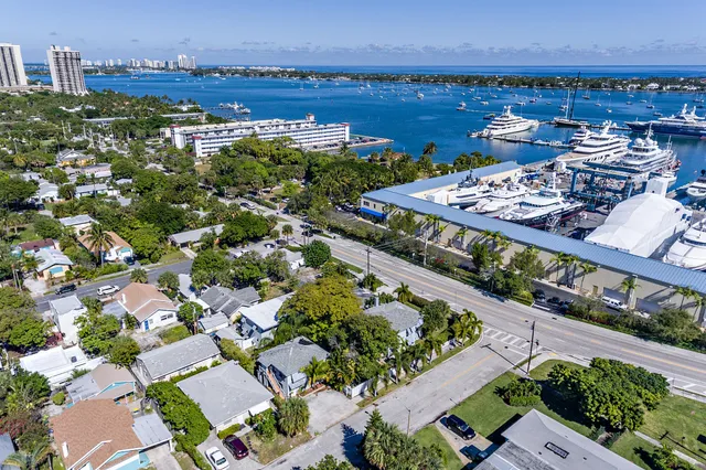 $2,250 | 4205 North Flagler Drive, Unit 2, West Palm Beach, FL 33407