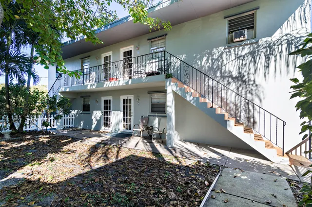 $2,250 | 4205 North Flagler Drive, Unit 2, West Palm Beach, FL 33407