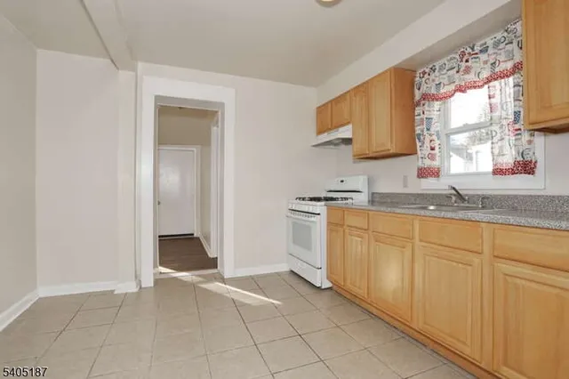 $2,800 | 68 Mohawk Avenue, Hawthorne, NJ 07506