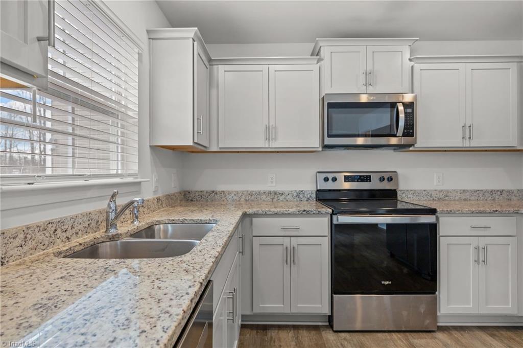 4604 Heatherly Road Winston-Salem, NC 27105 - Photo 9 of 31 Granite Countertops