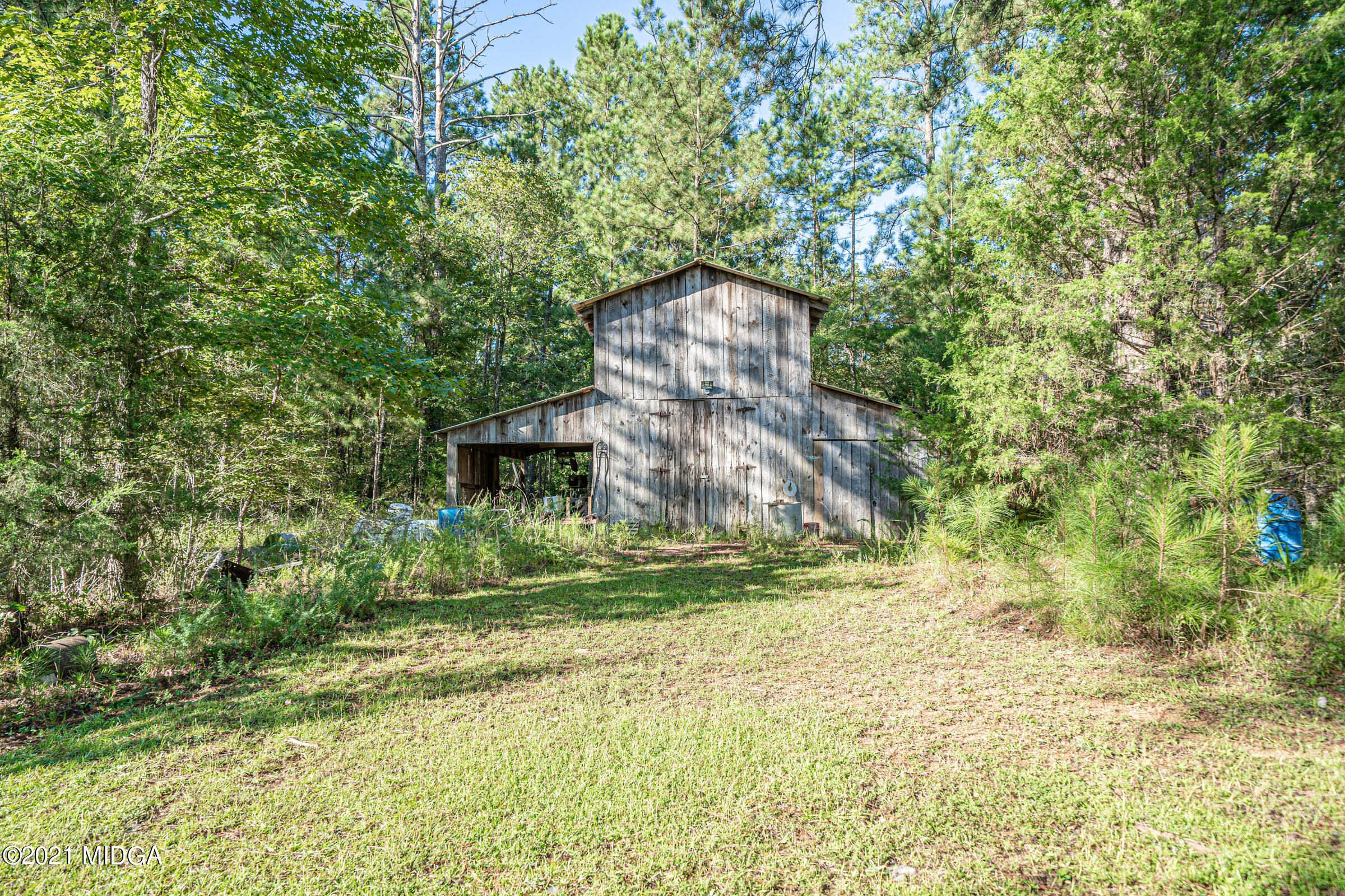 239 Plantation Road Gray, GA 31032 - Photo 25 of 28 a backyard of a house