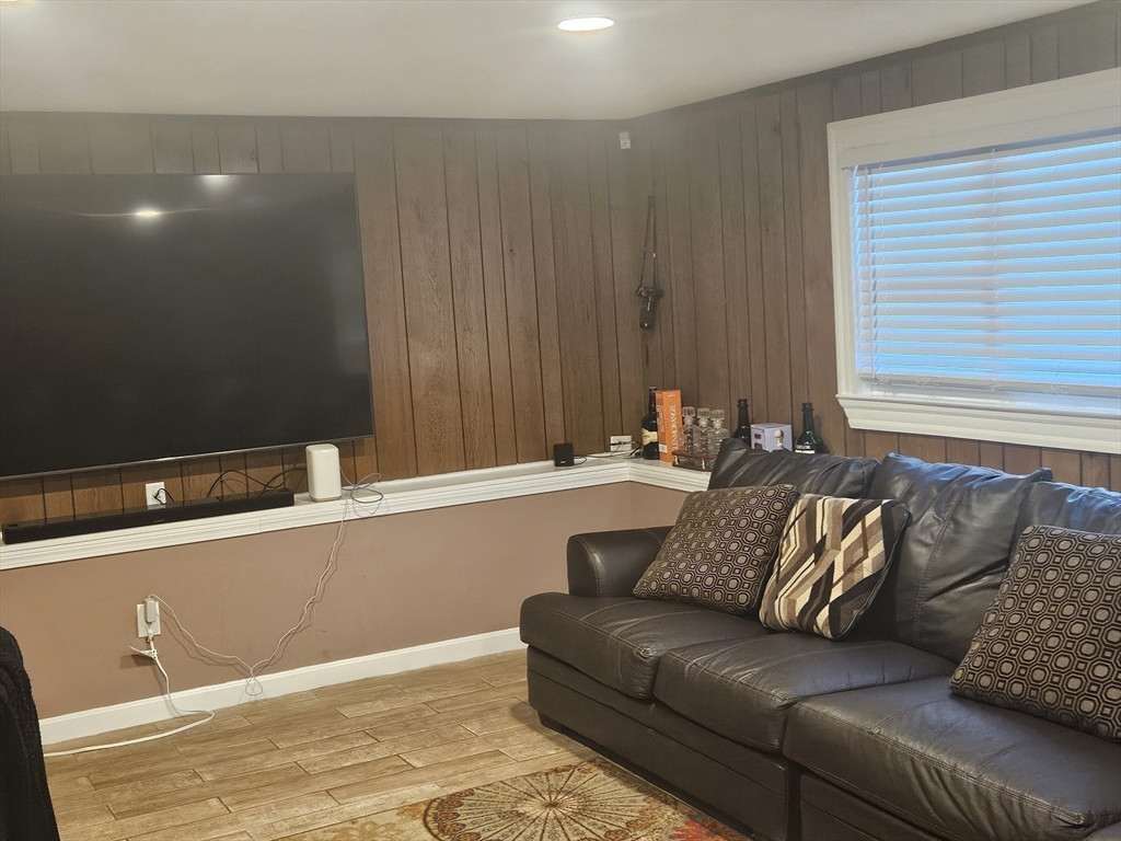 33 Hemlock Terrace Randolph, MA 02368 - Photo 13 of 27