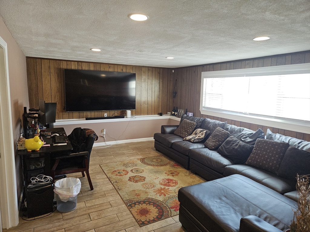 33 Hemlock Terrace Randolph, MA 02368 - Photo 21 of 27