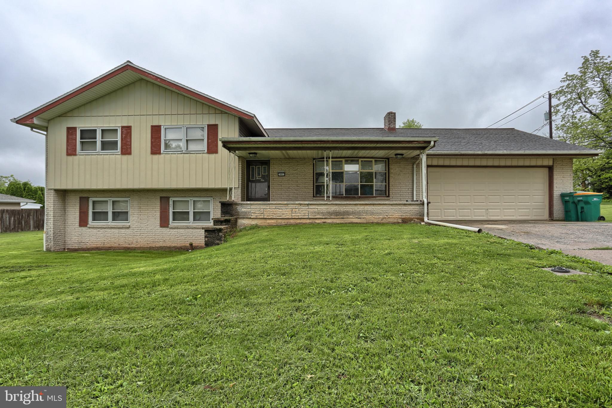 310 Robin Road Hershey, PA 17033 - Photo 1 of 20 Gallery Image 1