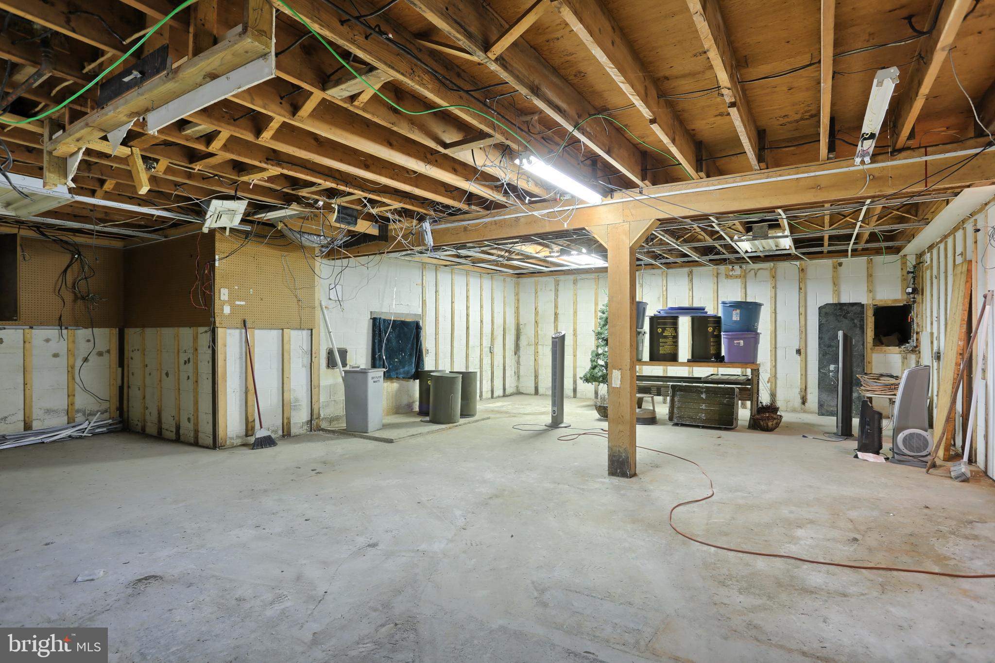 310 Robin Road Hershey, PA 17033 - Photo 17 of 20 Gallery Image 17