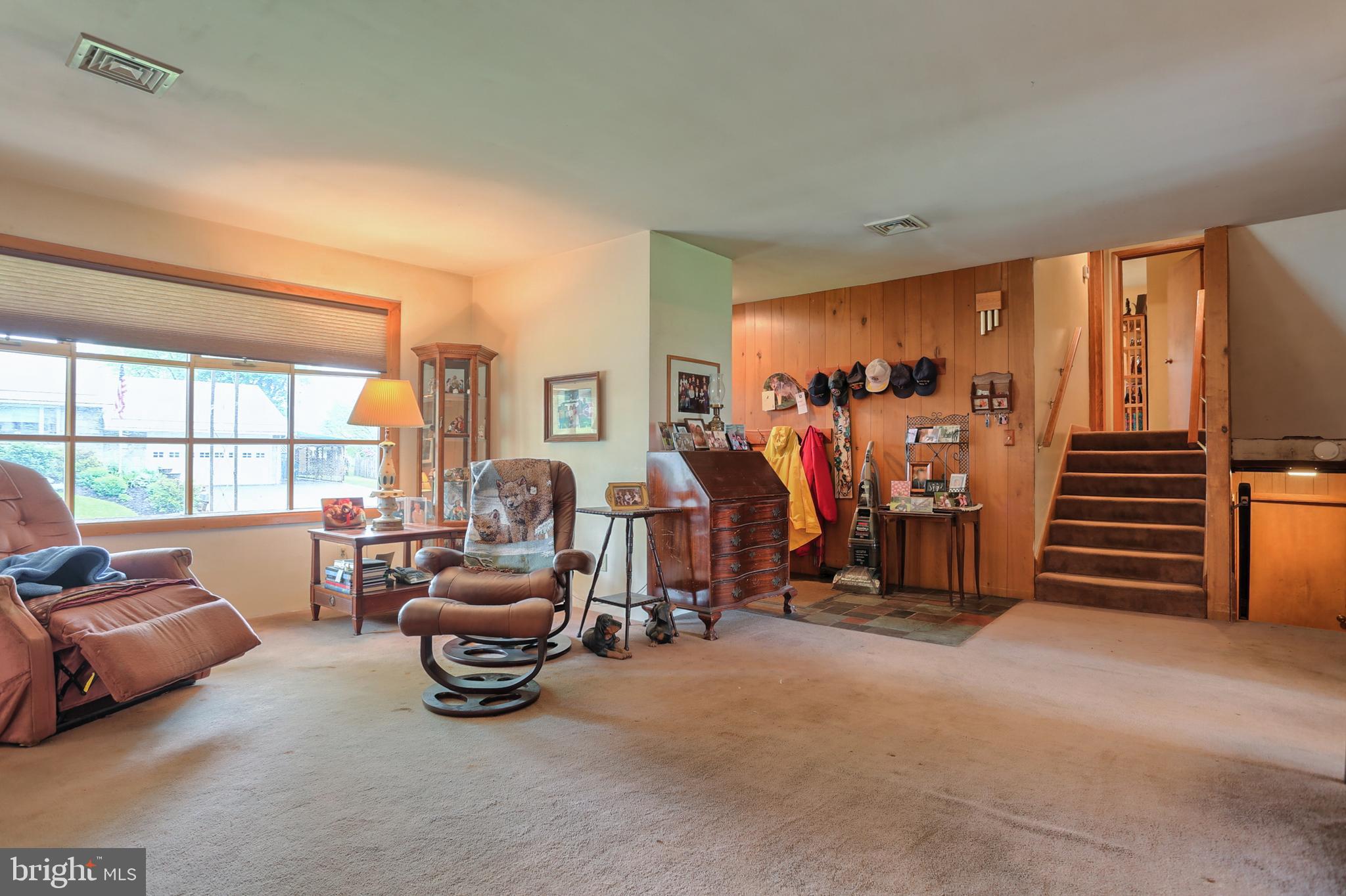 310 Robin Road Hershey, PA 17033 - Photo 4 of 20 Gallery Image 4