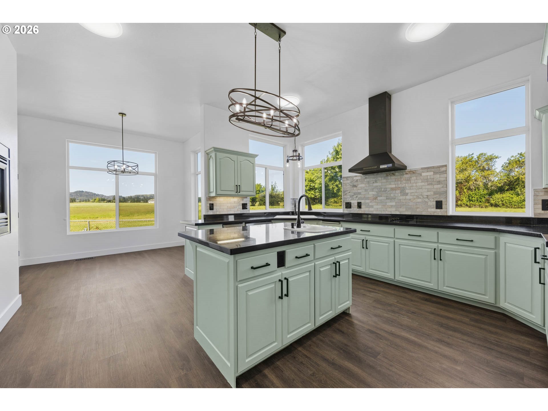 475 Curry Road Roseburg, OR 97471 - Photo 10 of 48 Kitchen/Dining Room