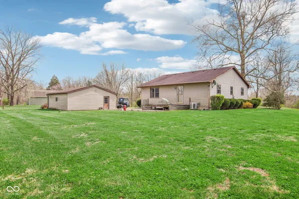 $235,000 | 1466 East Vandalia Road, Flat Rock, IN 47234