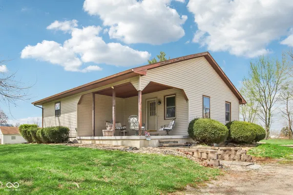$235,000 | 1466 East Vandalia Road, Flat Rock, IN 47234
