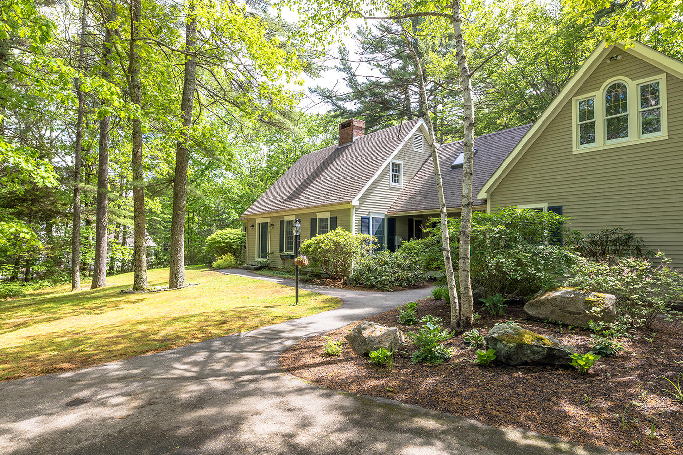 17 Victoria Road Camden, ME 04843 - Photo 2 of 37 IMG_2762