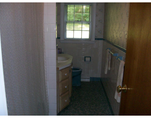 6 Bryant Road Framingham, MA 01701 - Photo 10 of 24 Gallery Image 10