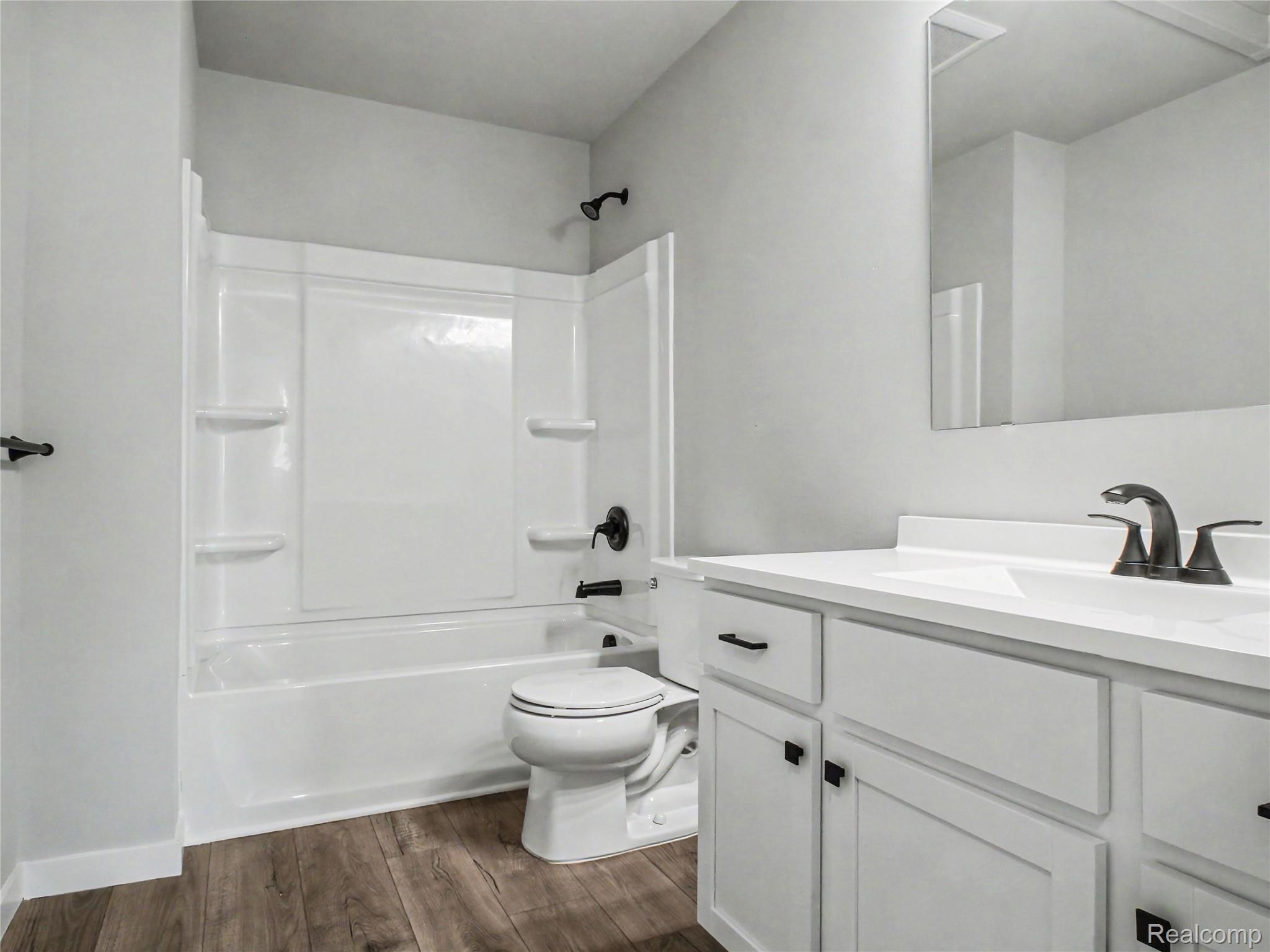 3172 Quail Ridge Court Clio, MI 48420 - Photo 15 of 29 There is full bath with tub/shower combo on the second floor.