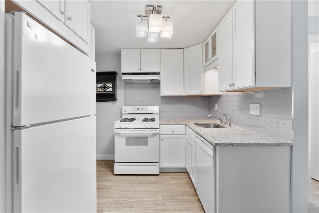 90 Durham Road, Unit 90 Dedham, MA 02026 - Photo 12 of 41