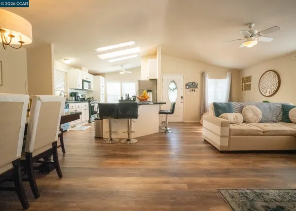 $299,999 | 315 Vía Valencia, Unit 138, Pacheco, CA 94553