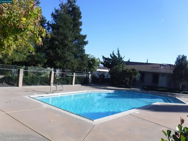 $299,999 | 315 Vía Valencia, Unit 138, Pacheco, CA 94553