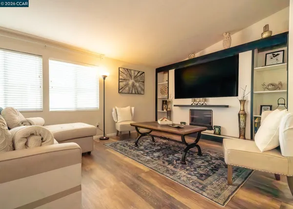 $299,999 | 315 Vía Valencia, Unit 138, Pacheco, CA 94553