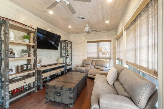 $950,000 | 161 Paradise Trail, Coldspring, TX 77331