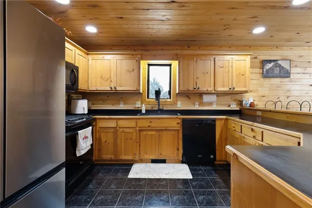 $635,000 | 13263 A Northeast County Road 23, Adrian, MO 64720