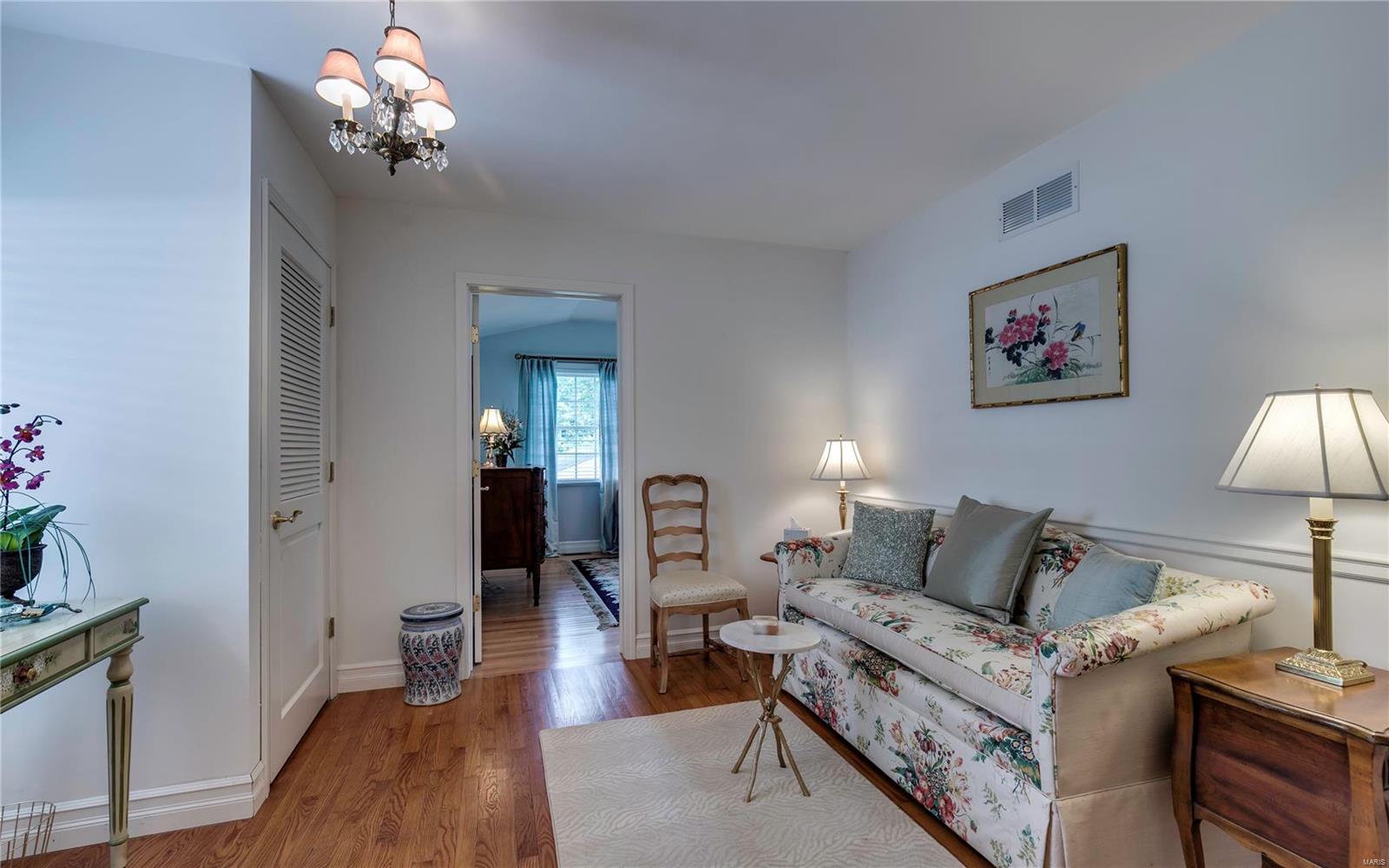 200 Graybridge Road Ladue, MO 63124 - Photo 22 of 38 Gallery Image 22