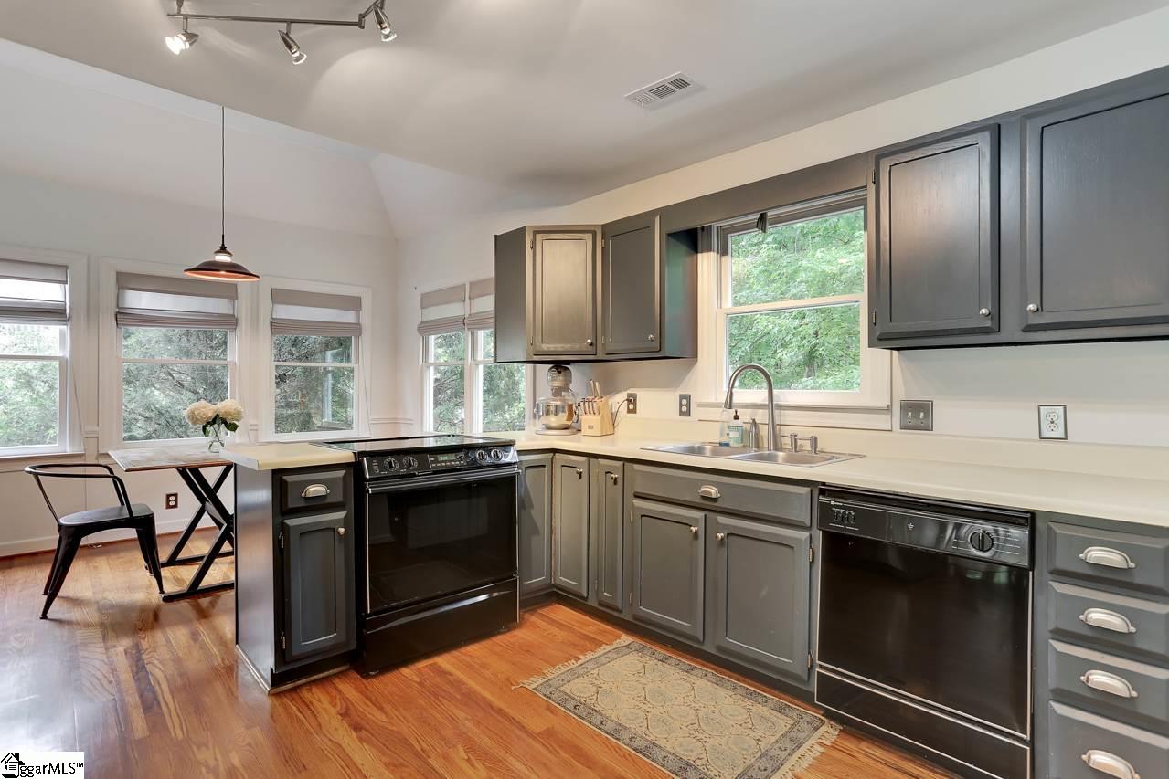 509 Foxhound Road Simpsonville, SC 29680 - Photo 10 of 36 Gallery Image 10