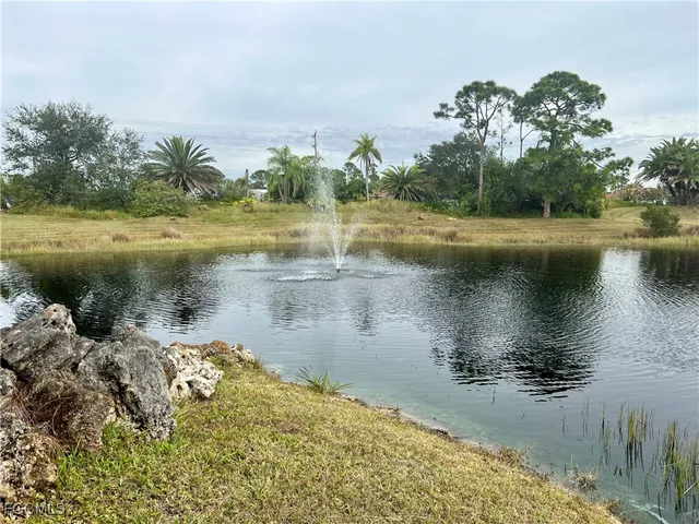 $250,000 | 630 Falls Lane, Lehigh Acres, FL 33974