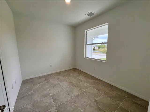 $250,000 | 630 Falls Lane, Lehigh Acres, FL 33974