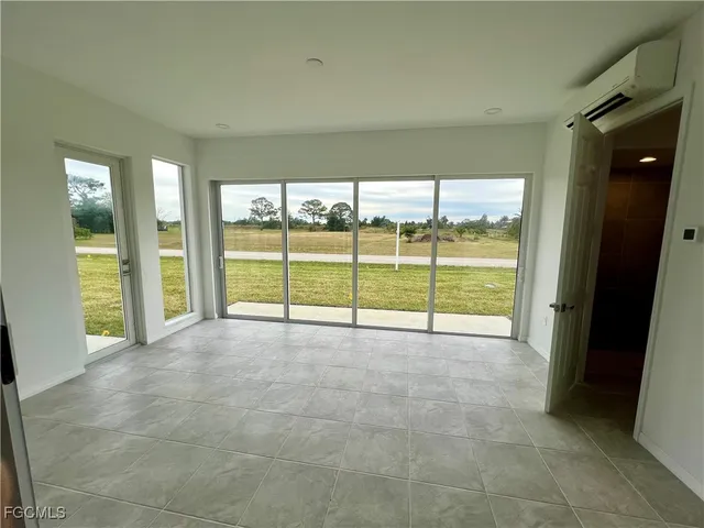 $250,000 | 630 Falls Lane, Lehigh Acres, FL 33974