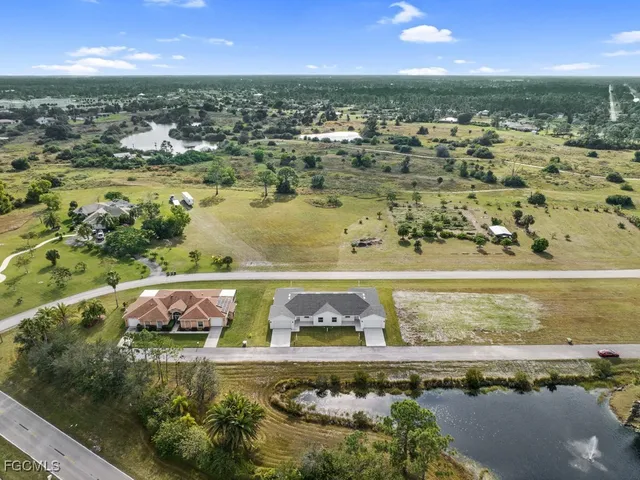 $250,000 | 630 Falls Lane, Lehigh Acres, FL 33974