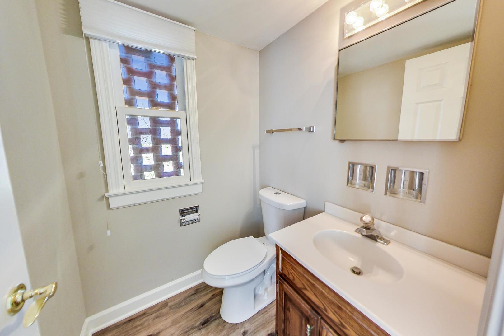 1857 Winnetka Road Northfield, IL 60093 - Photo 12 of 26