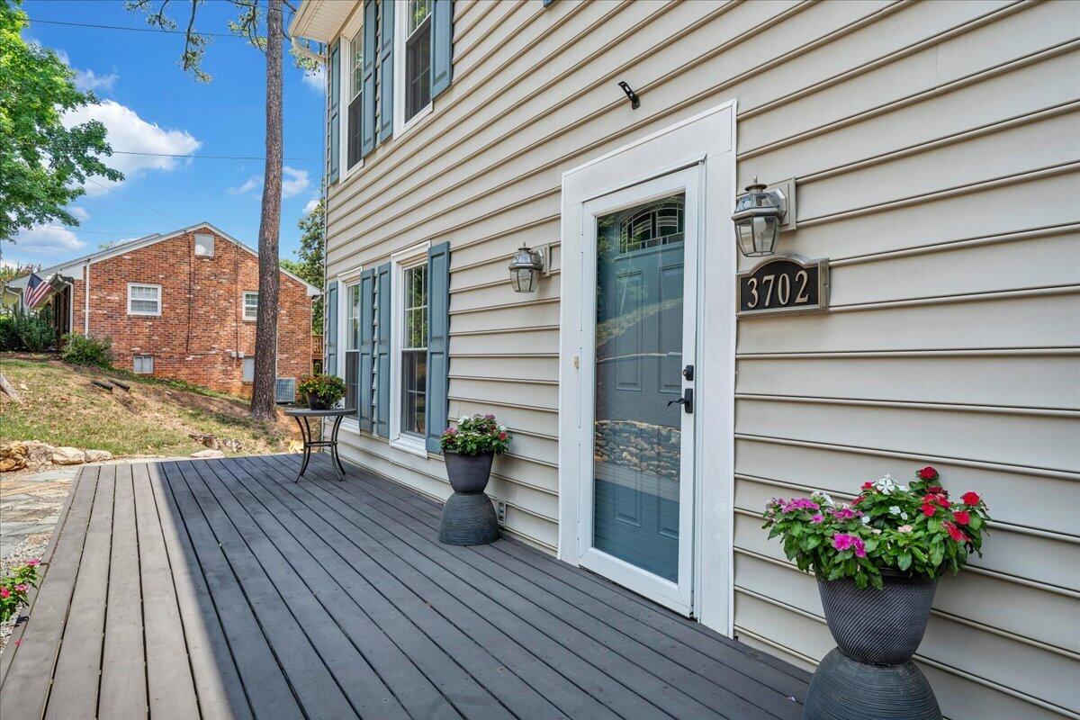 3702 Winding Way Road Southwest Roanoke, VA 24015 - Photo 4 of 80 004-MIB07486